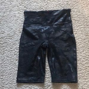 SPANX high rise camo biker shorts XS